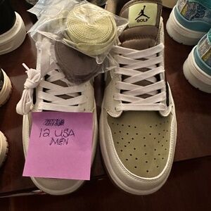Tennis shoes midc